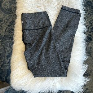 Lululemon leggings midrise size 6, black and gray